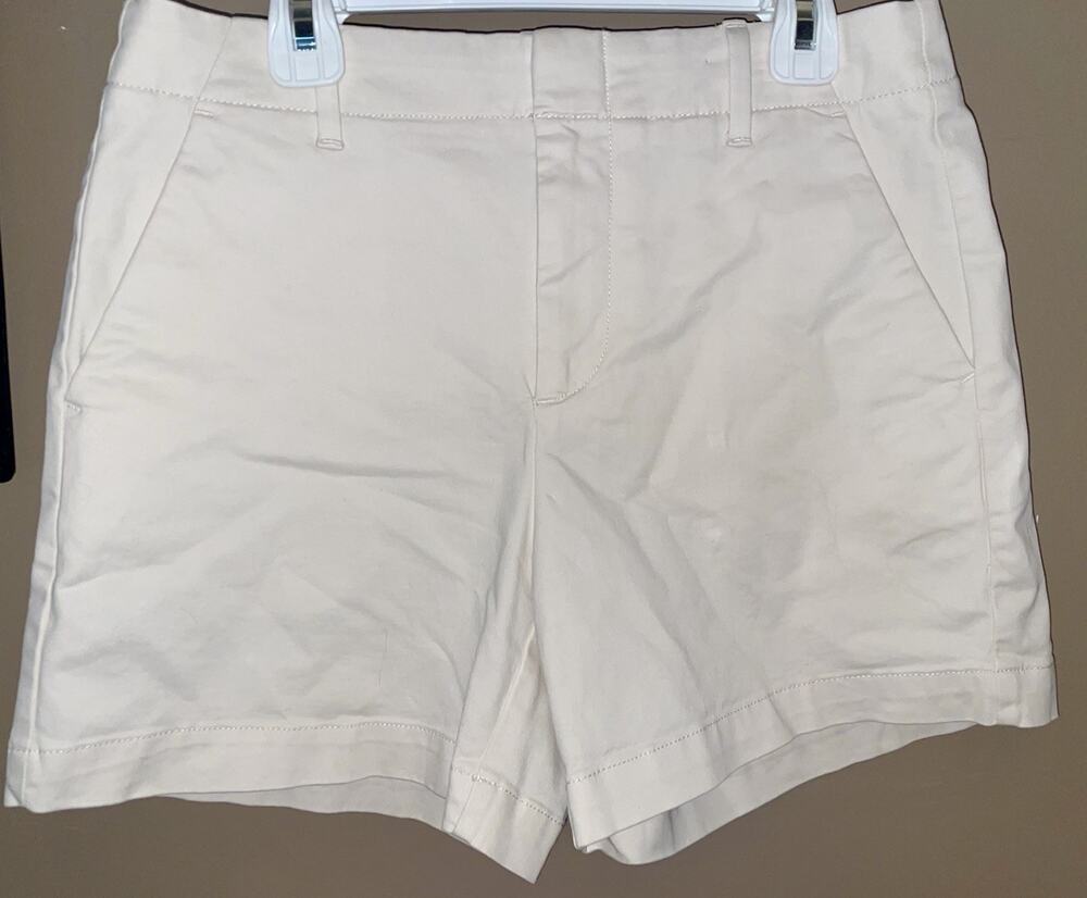 Banana Republic Women’s Authentic Chino Beige Cream Colored Shorts Sz 0 Nice